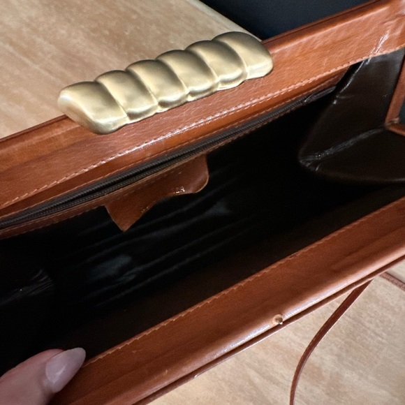 1970's Antonio Scepi for Bonwit Teller camel leather bag - Picture 4 of 8